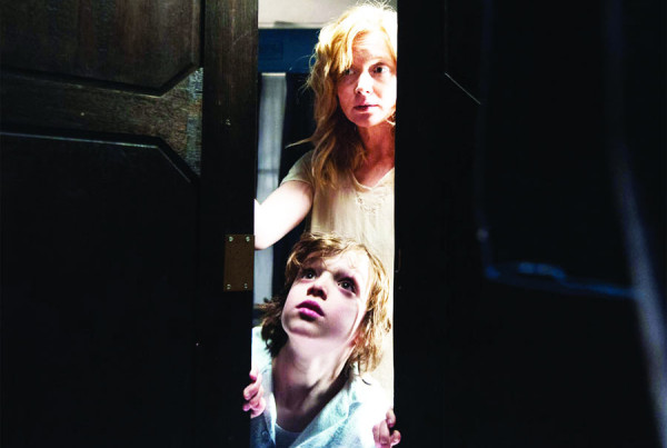 eltornillodeklaus-the-babadook-o-el-hombre-del-saco-Jennifer-Kent-2014-Essie-Davis-Noah-Wiseman